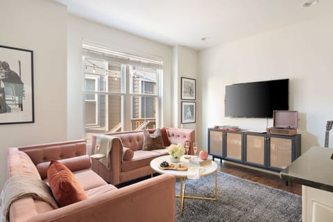 Stunning design throughout with natural light.