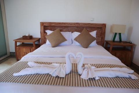 Deluxe Room, Valley View | In-room safe, desk, free WiFi, bed sheets