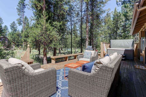 Welcome to Split Rock! We hope we get to host you at this unforgettable Sunriver rental!