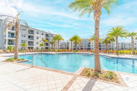 Storey Lake offers more than a refreshing pool, with a variety of resort-style amenities.