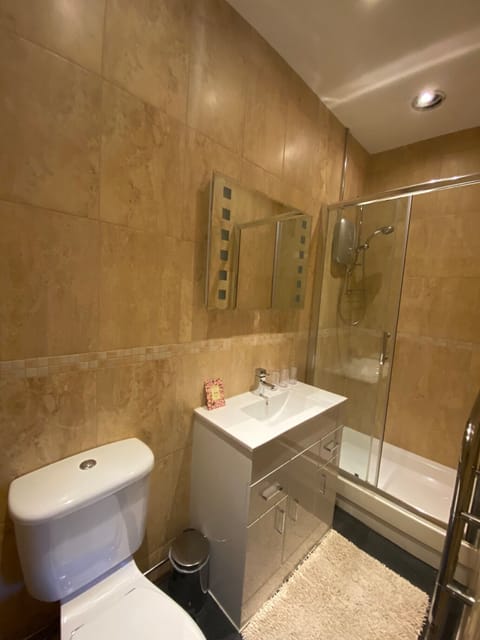 Triple Room, Private Bathroom | Bathroom