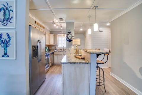 Condo, 1 Bedroom, Pool Access | Private kitchen | Full-size fridge, microwave, oven, stovetop