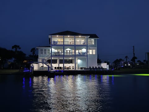 Large Dock with Green Light, Private Pool & Hot Tub and Outdoor Kitchen with Smart TV.