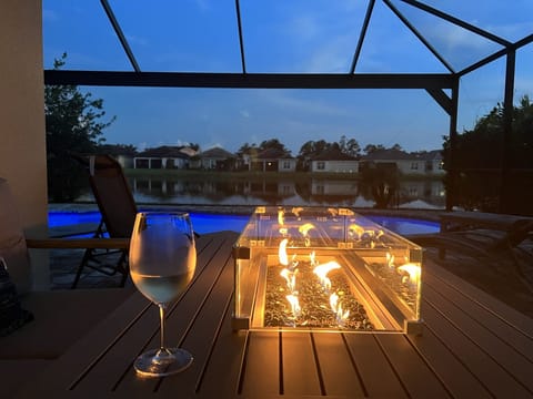 Lanai, pool area
