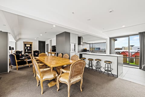 Penthouse | In-room dining