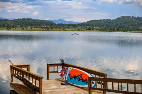 Lake Access and Fun Paddle Board!