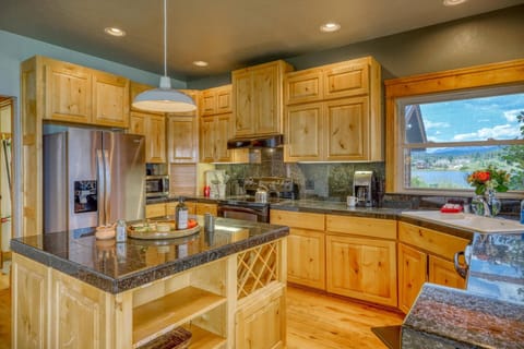 Lovely Wooden Kitchen Perfect For All Your Cooking Needs