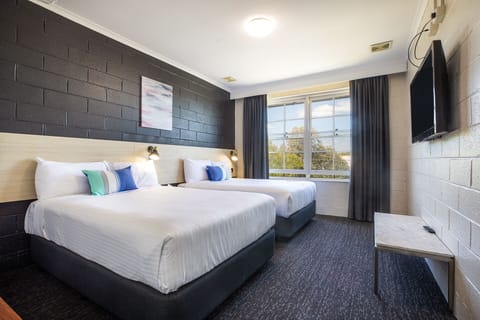 Family Apartment | Laptop workspace, iron/ironing board, free WiFi, bed sheets