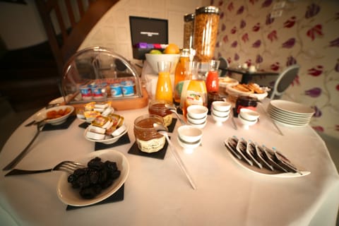 Daily buffet breakfast (EUR 14.00 per person)