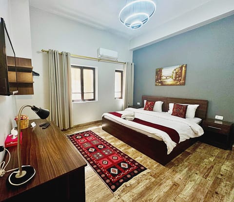 Classic Double Room | In-room safe, desk, laptop workspace, iron/ironing board (on request)