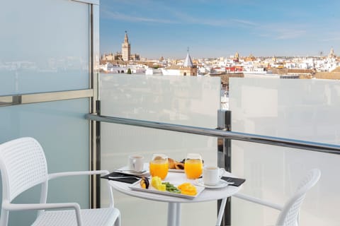Minibar, in-room safe, desk, free WiFi