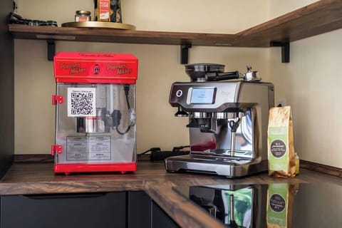 Hochwertige Kaffeemaschine für einen guten Start in den Tag -  Popcornmaschine für gemütliche TV Abende 