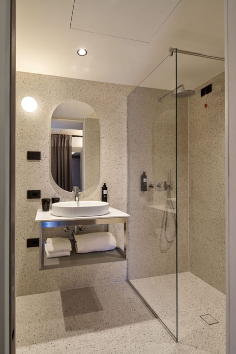 Down comforters, minibar, in-room safe, desk