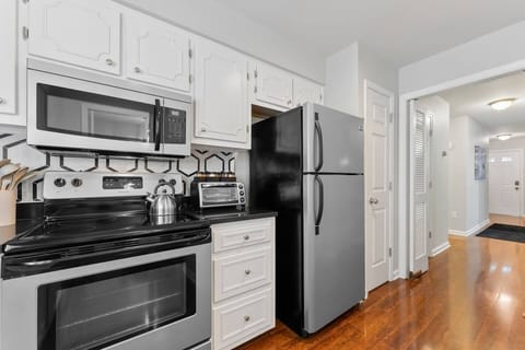 Our family stayed here while we were having work done on our home.  Although we were not on vacation, it felt like we were! - 5 Star Review by Richard Patterson 