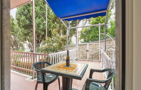 balcony-terrace