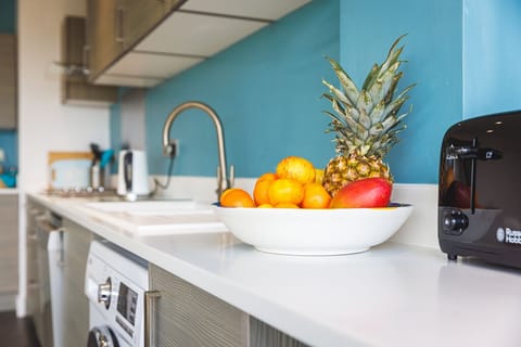 Kitchen with plenty of food prep work surfaces