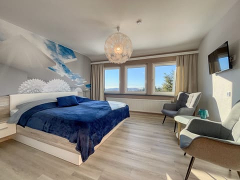 Panoramic Double Room | WiFi (free), individually decorated, individually furnished, bed sheets
