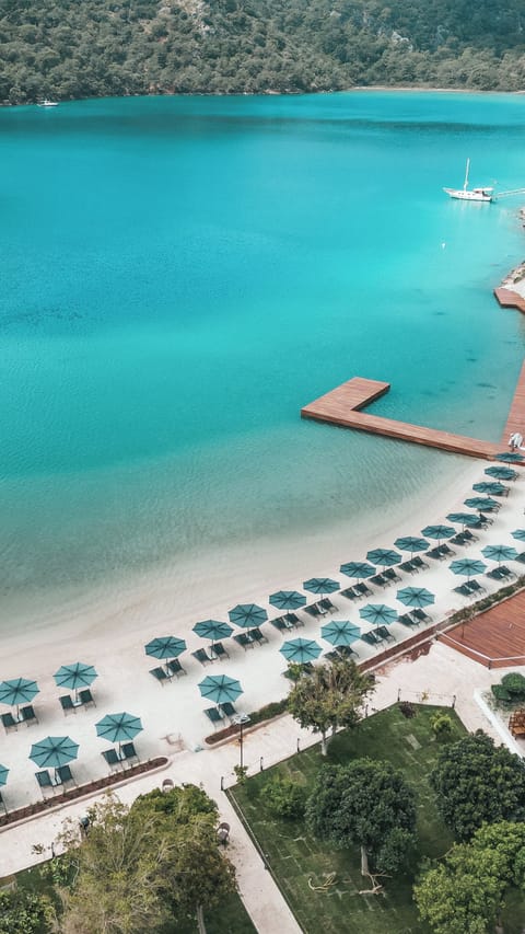 Private beach, sun loungers, beach umbrellas, beach towels