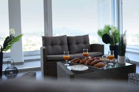 Queen Suite | Terrace/patio