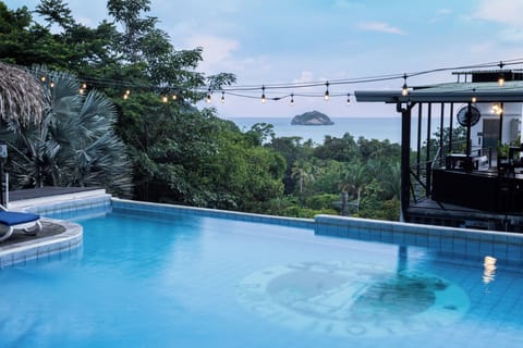 2 outdoor pools