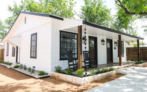 Pansy House - Front Porch