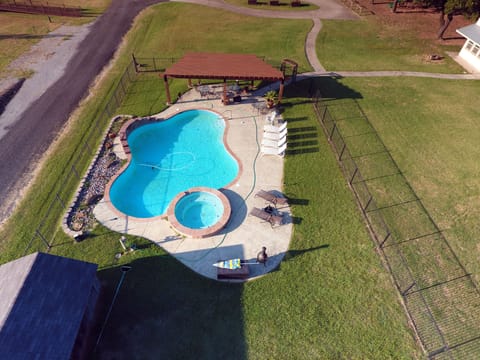 Bird's eye view of Swimming Pool, Hot Tub and Pergola