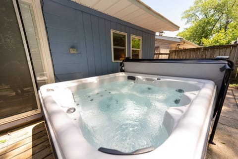 The 8-person hot tub will feel delightful after a day on the beach or nearby shopping and attractions.