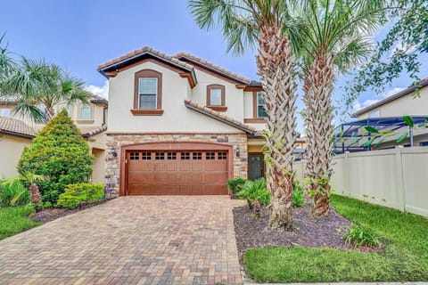 Beautiful 7 bed 6 bath villa located in Windsor At Westside Resort