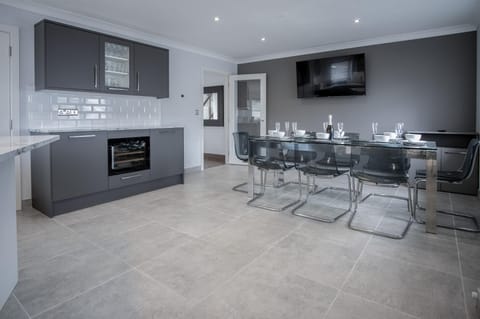 Gower View - 4 Bedroom Holiday Home - Saundersfoot (11023)