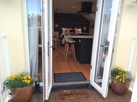 Private Entrance