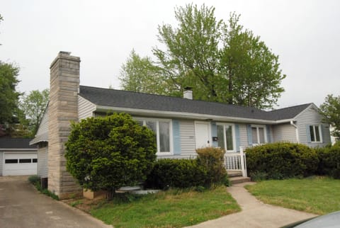 Hoosier Inn (entrance)