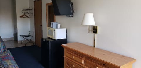 Standard Room | Free WiFi, bed sheets