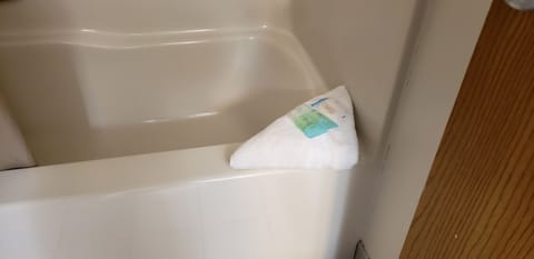 Standard Room | Bathroom