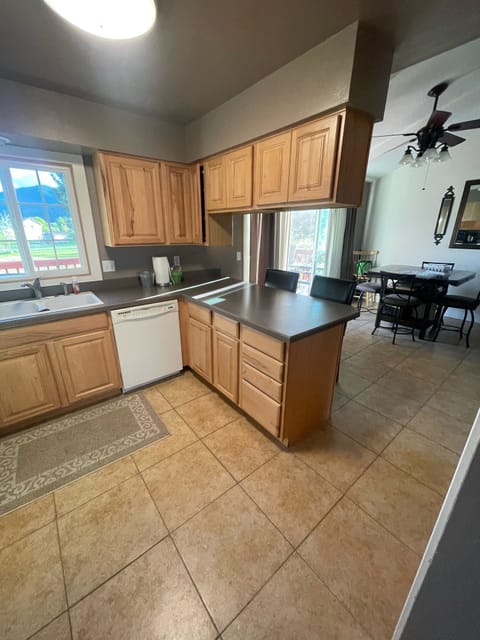 Kitchen and dining area 