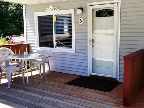 1 bedroom apartment unit equipped with a Full Kitchen and Full bathroom