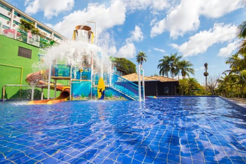 4 indoor pools, 3 outdoor pools, pool umbrellas, sun loungers