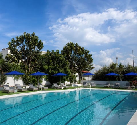 Seasonal outdoor pool