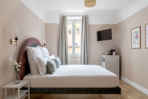 Connecting, Two Bedrooms, One Bathroom | In-room safe, individually decorated, individually furnished