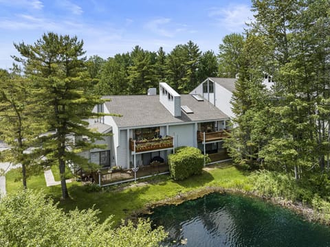 Lakeside 16 (Upper Level Condo) w/ Deck Overlooking Pond