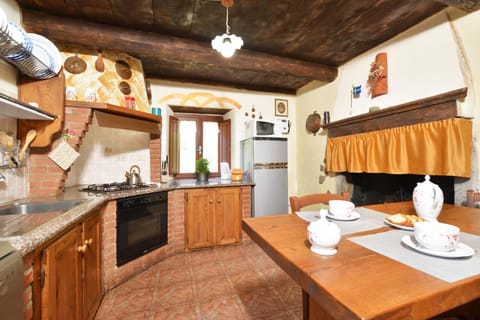 Family House, Multiple Bedrooms (Casa Le Meriche) | Private kitchen | Fridge, microwave, oven, stovetop