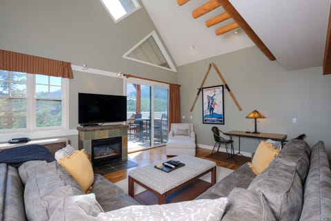 This home is beautifully furnished throughout | Main Level