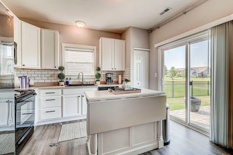Fully equipped kitchen, has everything you need!