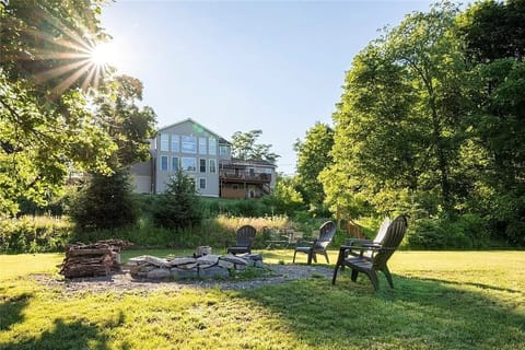 Spacious yard for yard games and campfires
