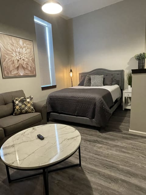 Queen bed & full size pull out couch
