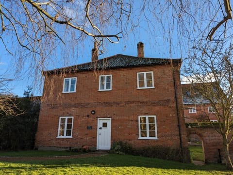 Pond Cottage entrance
