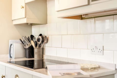 Norman Chapel Kitchen - StayCotswold