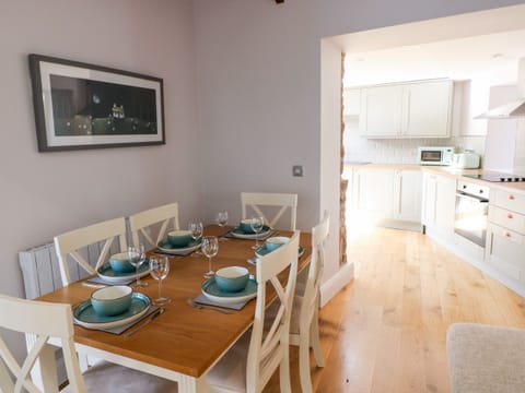 Cottage | Private kitchen | Fridge, dishwasher, electric kettle, toaster