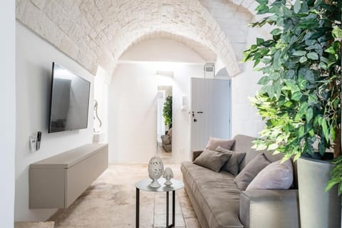 Apartment | Living area | 30-inch TV with digital channels