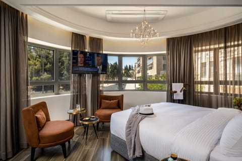 Premium Double or Twin Room | Egyptian cotton sheets, premium bedding, in-room safe