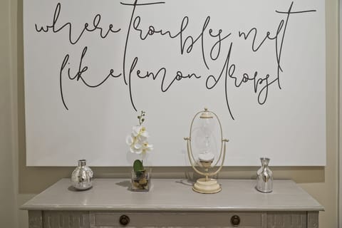 welcome foyer - "where troubles melt like lemon drops"